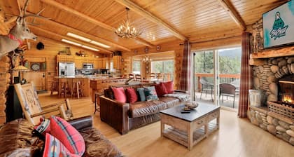 Aspen Bear Retreat | Spa, Mountain Views, Near Bear Mountain & Slopes Sleeps 8