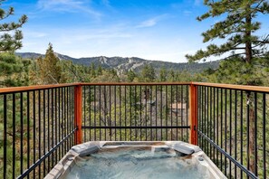 Tina de hidromasaje al aire libre