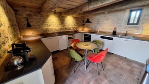 Dining - Gîte le pigeonnier de la jalberterie (Varen)