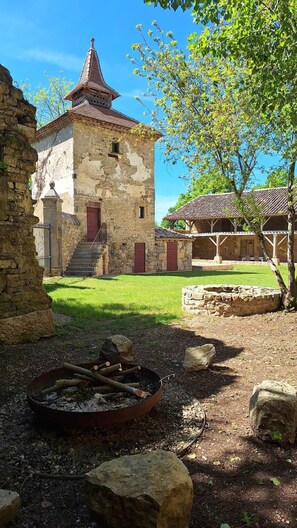 Exterior - Gîte le pigeonnier de la jalberterie (Varen)