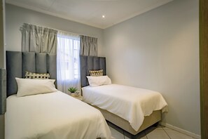 Room - Beautiful Modern 2-bedroom apartment in Centurion (Centurion)