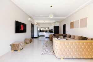 Smart TV - Villa Lilimoun, Ourika road, Marrakech (marrakech)