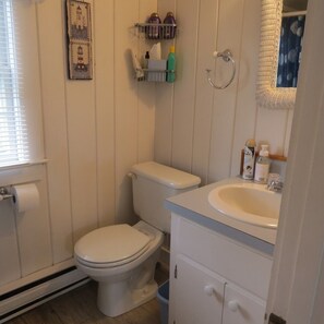Bathroom - Townhouse-style condo at The Hammond House located across from Lighthouse Beach! (Chatham)