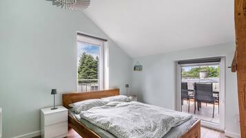 3 quartos, ferros/tábuas de passar roupa, Wi-Fi, roupa de cama
