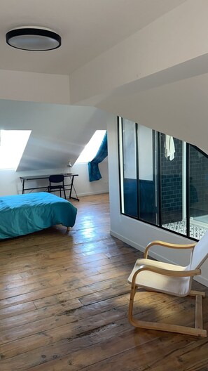 Room - Single room in a former town bar in the city center (Tarbes)