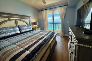 Iron/ironing board, free WiFi, bed sheets - Master on Gulf & close to Everything & Free round of Golf & Activities Daily! (Panama City Beach)