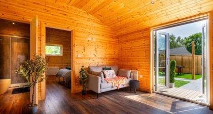 The Cabin @The Outside Inn