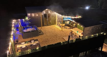 The Lodge
@The Outside Inn