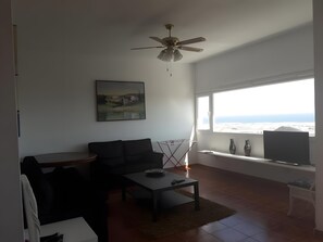 Living area - Vacation Apartment 'Finca La Calera Lanzarote' with Sea View, Wi-Fi and Air Conditioning (Güime)