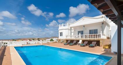 Appartement de vacances 'Finca La Calera Lanzarote' avec vue sur mer, Wi-Fi et climatisation
