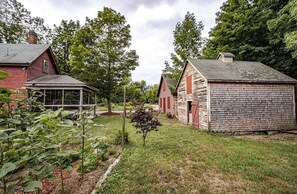 Exterior - Cape Rosier Cozy Guesthouse (Harborside)