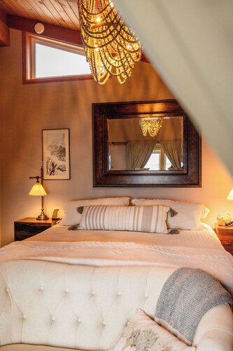 Sandy Beach Retreat: 3  BR, 3  BA House in Sitka, Sleeps 8