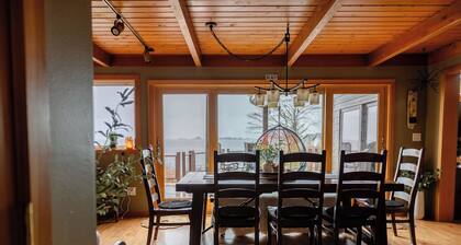 Sandy Beach Retreat: 3 BR, 3 BA House in Sitka, Sleeps 8