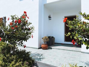 House | 3 bedrooms, Internet - Sunrise Villa in Skyros - Coastal Sea View Haven (Skiros)