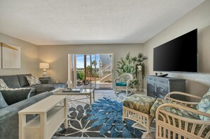 1 bedroom, Internet - Relax Beachside Tropical Resort Amenities 1b1b (St. Petersburg)
