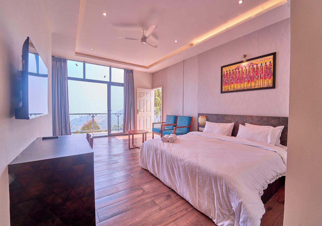 Premium Room, Balcony, Mountain View | Desk, laptop workspace, free WiFi, bed sheets