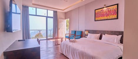 Habitación Premium, balcón, vista a la montaña | Escritorio, espacio para trabajar con laptop y wifi gratis
