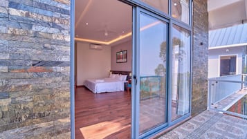 Premium Room, Balcony, Mountain View