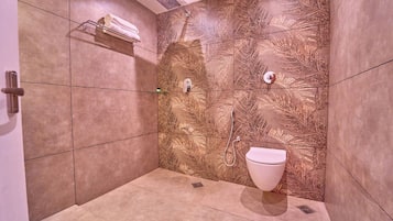 Premium Room, Balcony, Mountain View | Bathroom