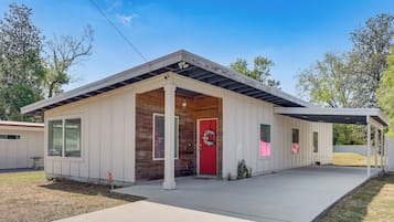 House (3 Bedrooms) | Front of property