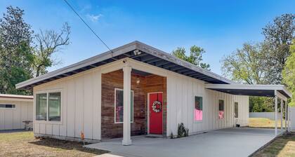 Family & Pet-friendly Jacksonville Escape w/ Yard