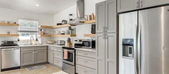 Family & Pet-friendly Jacksonville Escape w/ Yard