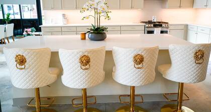 Diamond Suite - NEW Large 4bdrm/4bath Luxury Suite
