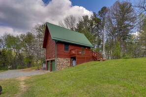 Interior - 7 Mi to Doe Mtn ATV Trails: Secluded Butler Cabin (Mountain City)