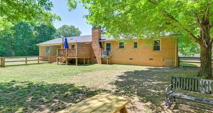 4 Mi to Charlotte Speedway! Extended Wooded Escape