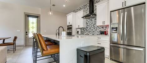 House (4 Bedrooms) | Interior