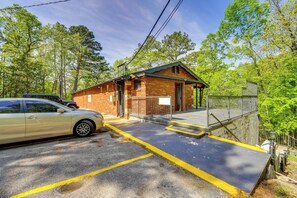 Interior - Quiet Couples Escape < 1 Mi to Dtwn Eureka Springs (Eureka Springs)