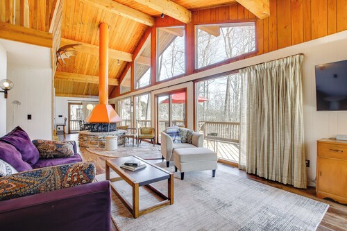 Woodsy Plymouth Hideaway: Hot Tub & Game Room