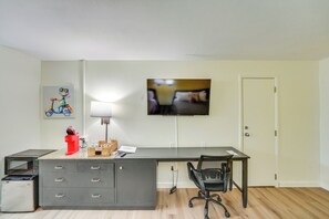 Interior - Walk to Trolley Stop! Cozy Eureka Springs Escape (Eureka Springs)