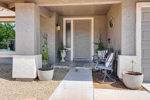 House (3 Bedrooms) | Interior - Heart of West Valley! Family Home w/ Yard & Patio (Peoria)