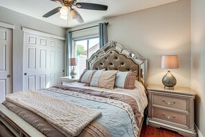 House (3 Bedrooms) | Interior - Heart of West Valley! Family Home w/ Yard & Patio (Peoria)
