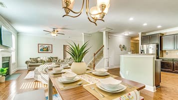 House (4 Bedrooms) | Front of property