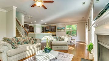 House (4 Bedrooms) | Interior