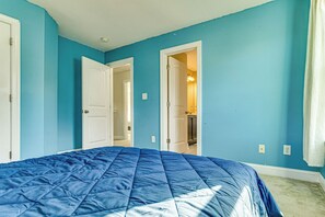 Interior - Quiet & Spacious Family Retreat, 12 Mi to Raleigh (Knightdale)