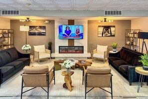 Interior - Heated Pool Access! Waterfront Retreat in Sarasota (Sarasota)