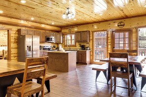 Casa (Multiple Bedrooms) | Interni