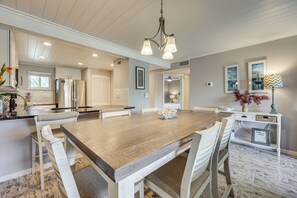 Interior - Walk to St Augustine Beach! Resort-style Condo (St. Augustine)