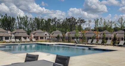 2 Mi to Dtwn! Newly Built Oxford Retreat w/ Porch