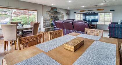 Boating & Fishing Basecamp! Lake Norfork Views