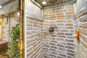 Interior - Walk to Granbury Square & Beach! 'texas Cottage' (Granbury)