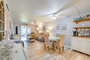 Apartment (2 Bedrooms) | Interior - Relaxing Nature Coast Condo Near Crystal River (Hernando)