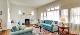 Steps to Main St! Restored Sonora Bungalow w/ Yard