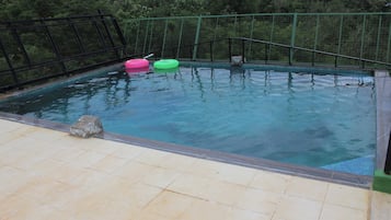 Villa estándar, vistas al jardín | Piscina