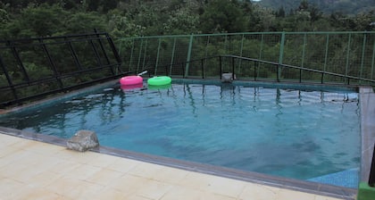 Ivory Inn