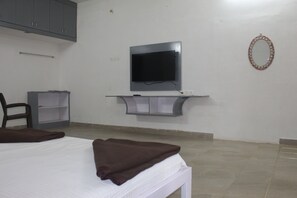 Standard Villa, Garden View | Free WiFi - Ivory Inn (Shenkottai)