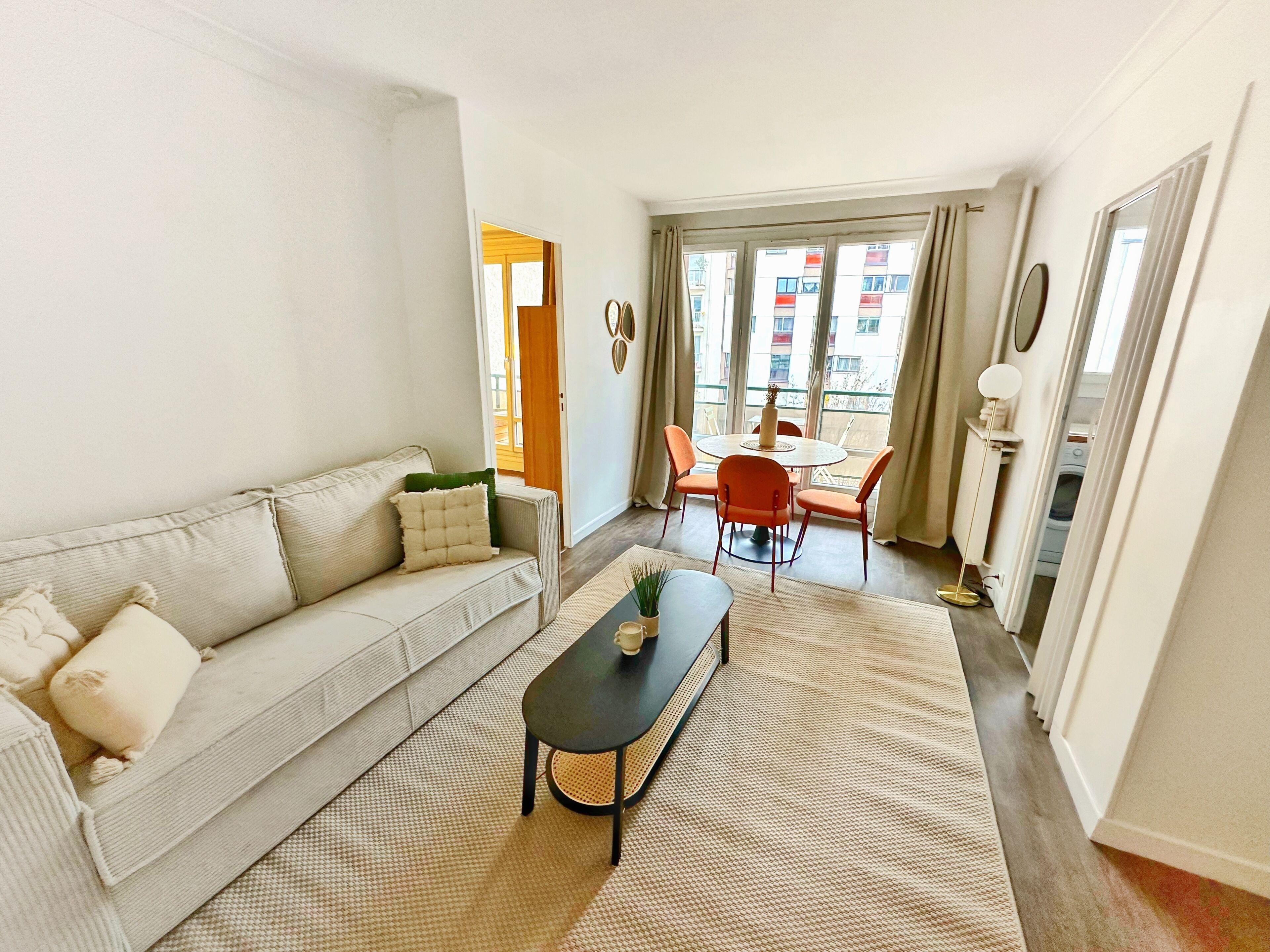 Appartement Confort, balcon, vue ville | Coin séjour